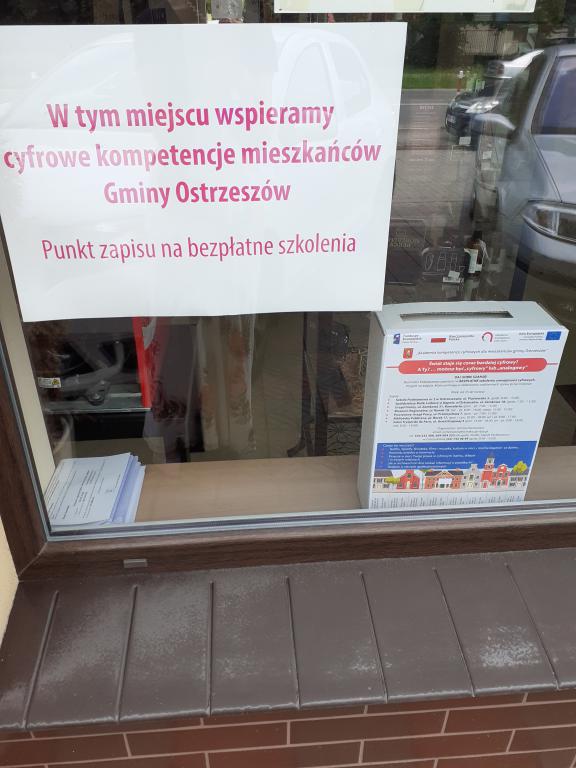 mini_Zał 11a - urna na zapisy uczestników szkoleń.jpg